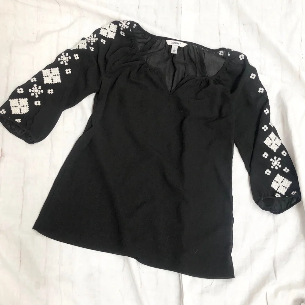 Old Navy Southwestern Embroidered Puff Sleeve Peasant Top Black Top S Bohemian